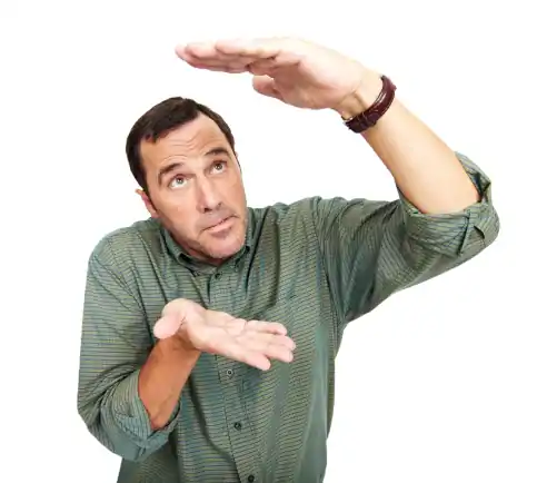 how many requests can a web server handle to the same server port during peak traffic?