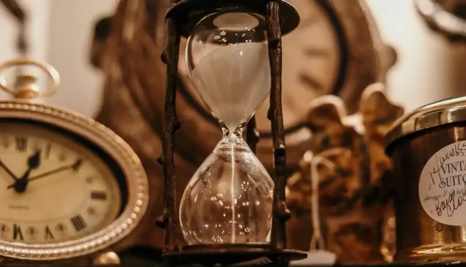 How using our online queue prevents a crashed site and website crashes - how many concurrent users can a web server handle?